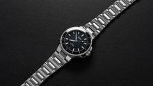 Load image into Gallery viewer, Oris Aquis Date Watch