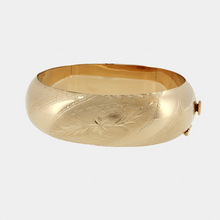 Load image into Gallery viewer, Royal Estate 14K Yellow Gold Engraved Floral Yellow Gold Bangle