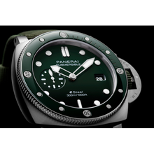 Load image into Gallery viewer, Panerai Submersible QuarantaQuattro Verde Smeraldo Watch