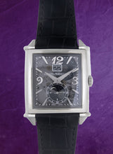 Load image into Gallery viewer, Girard-Perregaux Vintage 1945 XXL Large Date and Moon Phases (model: 25882-11-223-BB68)
