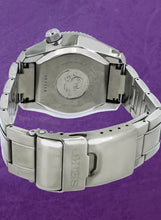 Load image into Gallery viewer, Seiko Prospex Marinemaster (Model: SLA021)