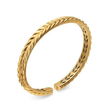 Load image into Gallery viewer, Chevron Flex Bracelet in 18K Yellow Gold, 6.4mm