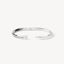 Load image into Gallery viewer, Hearts On Fire Barre Pavé Bangle