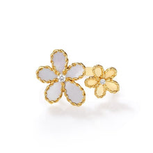 Load image into Gallery viewer, ROBERTO COIN 18K YELLOW GOLD JASMINE DIAMOND & MOTHER OF PEARL FLOWER RING