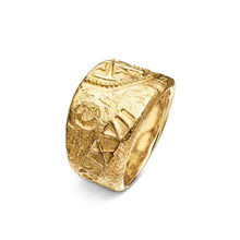 Load image into Gallery viewer, Shipwreck Cigar Band Ring in 18K Yellow Gold, 15mm