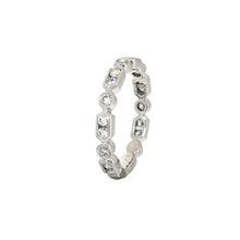 Load image into Gallery viewer, Royal Collection Alternating Diamond Ring