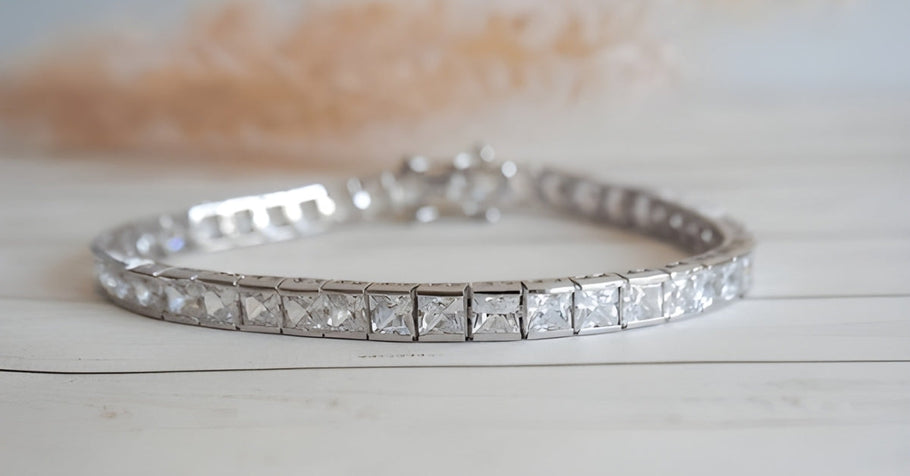 Tennis Bracelets: The Complete Guide to Styles, Diamonds, and Buying Tips