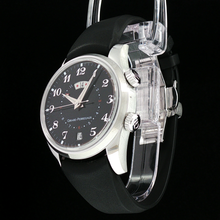Load image into Gallery viewer, Girard-Perregaux Traveller II (Model: 4935)
