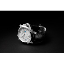 Load image into Gallery viewer, Panerai Luminor Chrono
