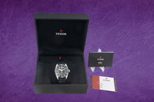 Load image into Gallery viewer, tudor-black-bay-heritage-model-79230b
