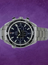 Load image into Gallery viewer, Omega Seamaster Planet Ocean Chronograph (Model: 22105000)
