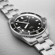 Load image into Gallery viewer, Oris Divers Date 39mm – Black Dial on Stainless Steel Bracelet
