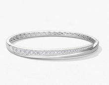 Load image into Gallery viewer, Hearts On Fire Vela Diamond Crossover Bangle
