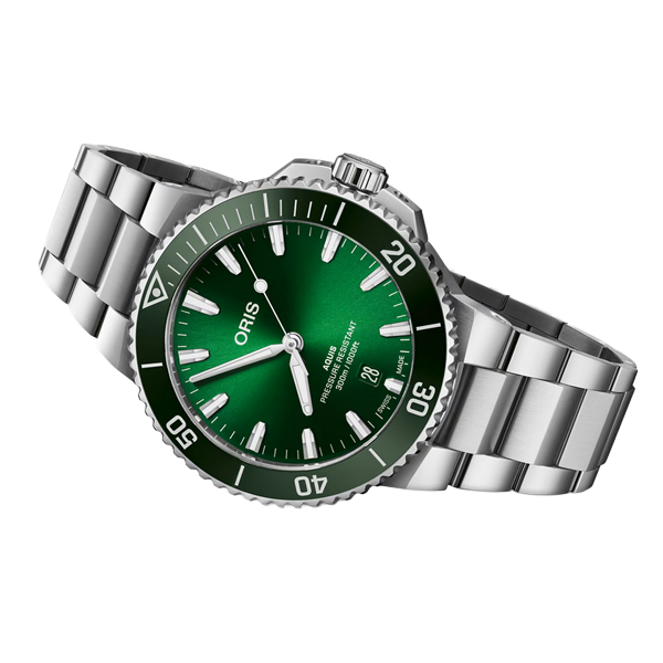 Oris Aquis Date - Green Dial