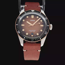 Load and play video in Gallery viewer, Oris Diver 65 Date (Model: 733 7707 4356)
