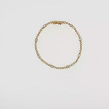 Load and play video in Gallery viewer, Royal Collection Alternating Diamond Tennis Bracelet in Yellow Gold
