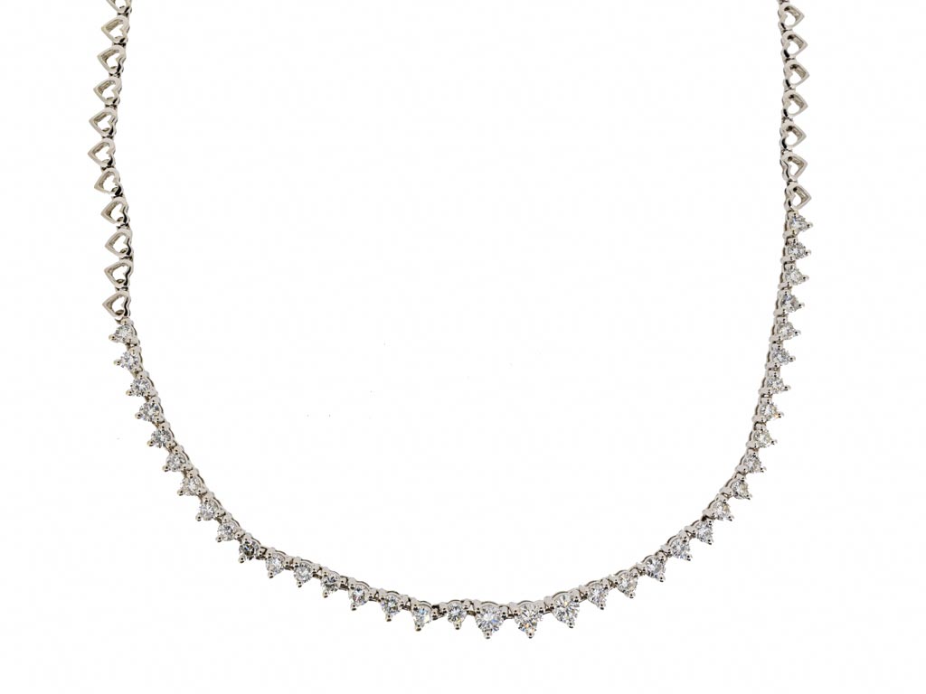 Royal Limited Collection Graduated 3 Prong Diamond Necklace
